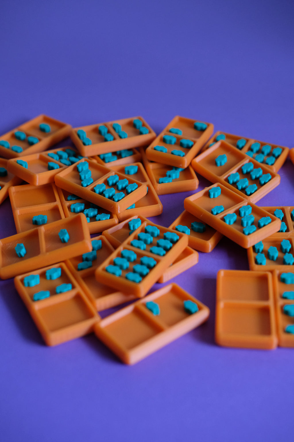 Kiki Dominoes (Orange - Green)