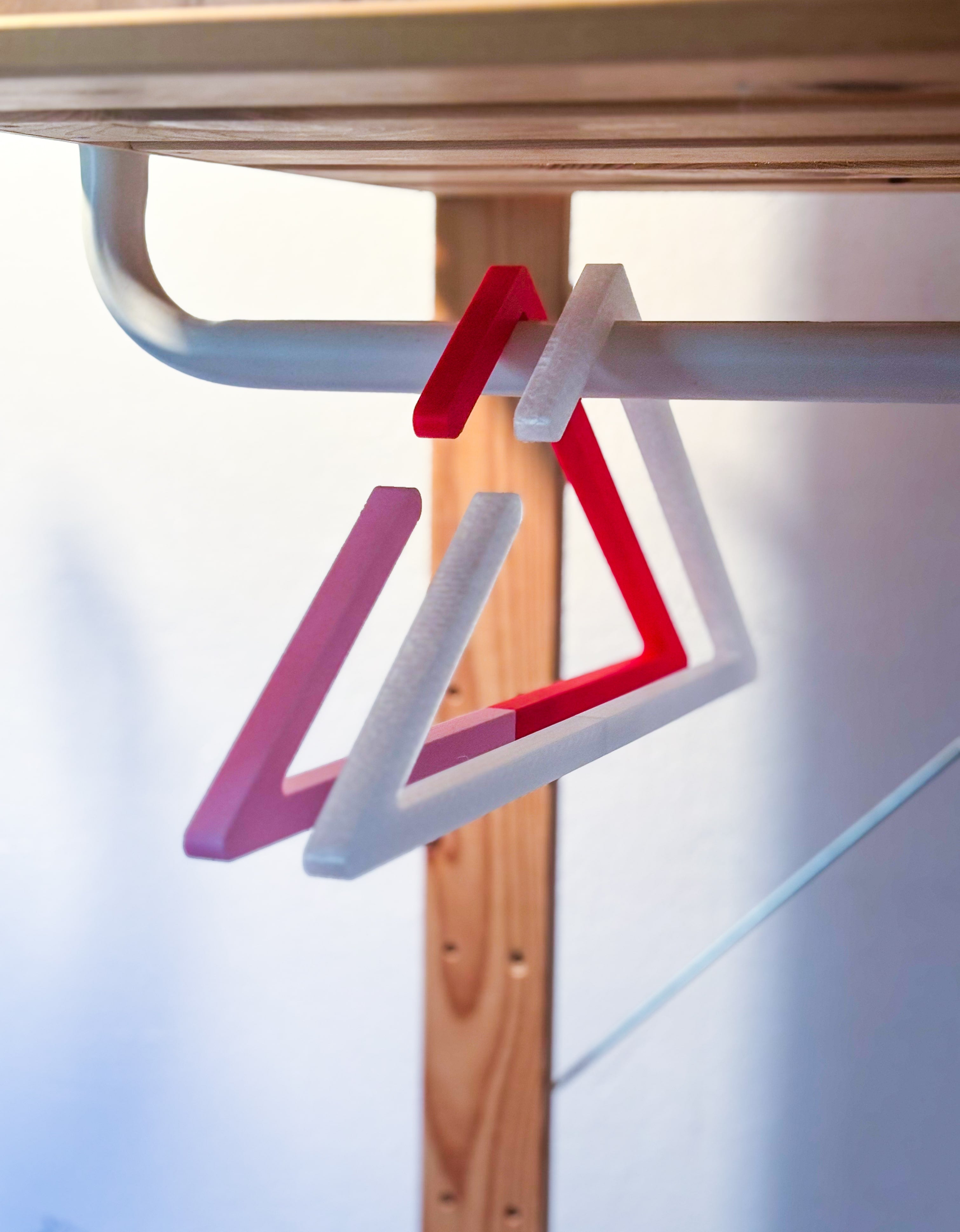 CLINGY Hangers - Set of 3