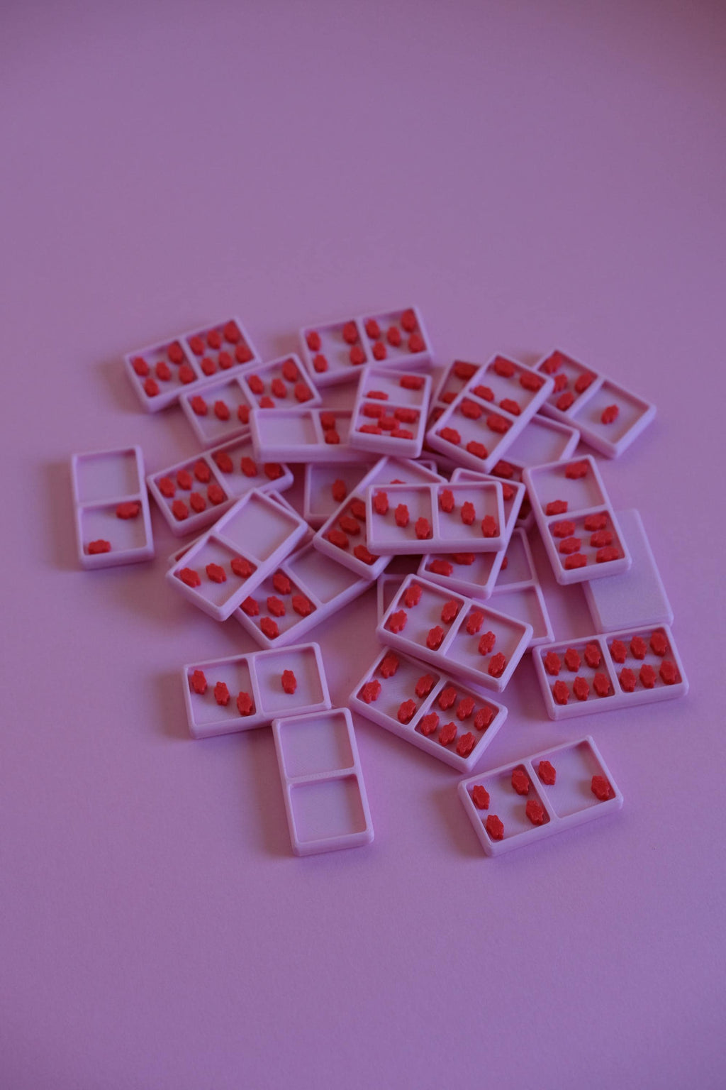 Kiki Dominoes