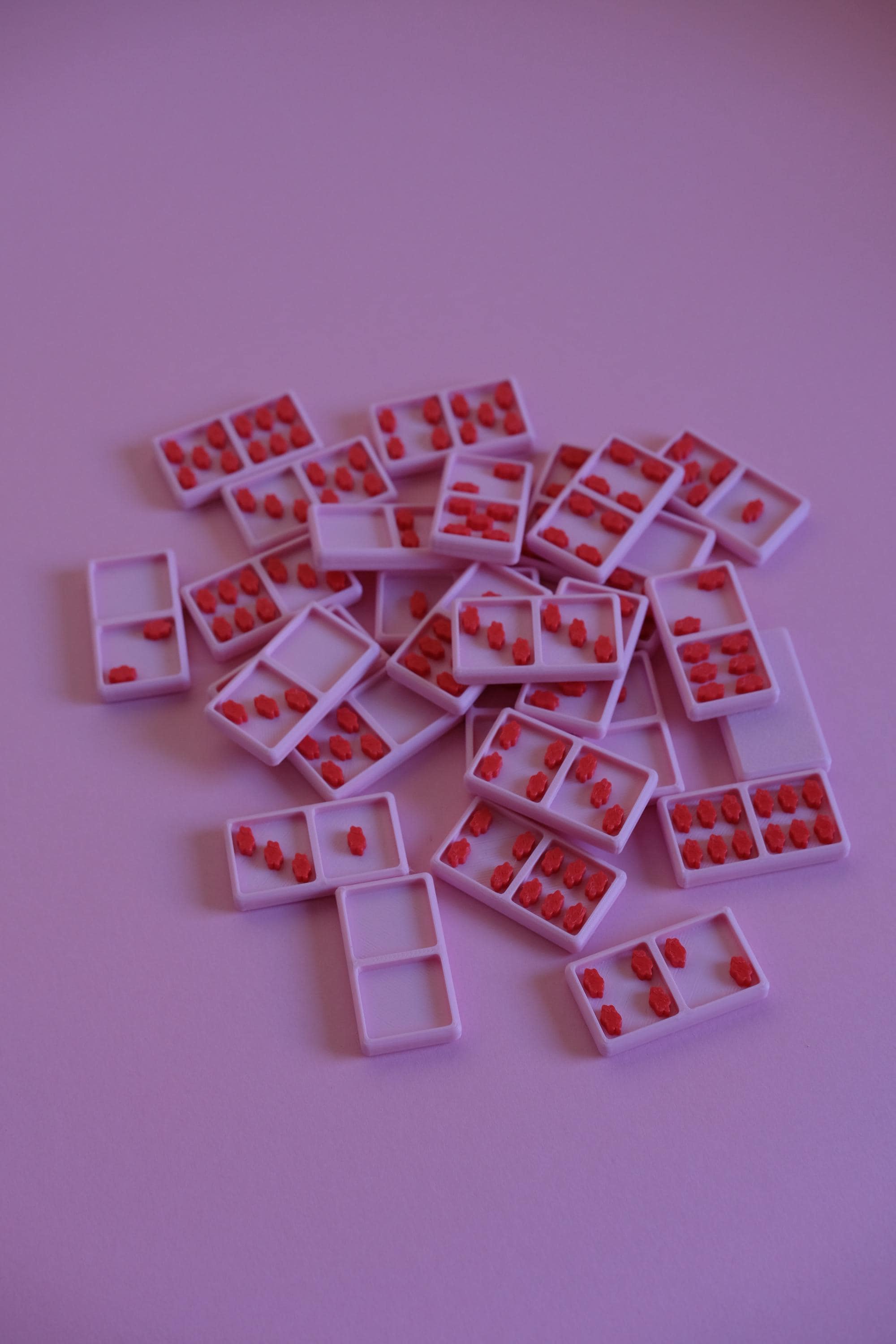 Kiki Dominoes