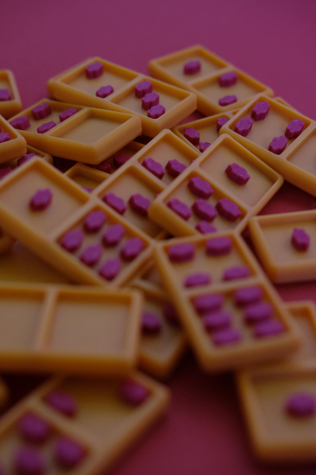Kiki Dominoes